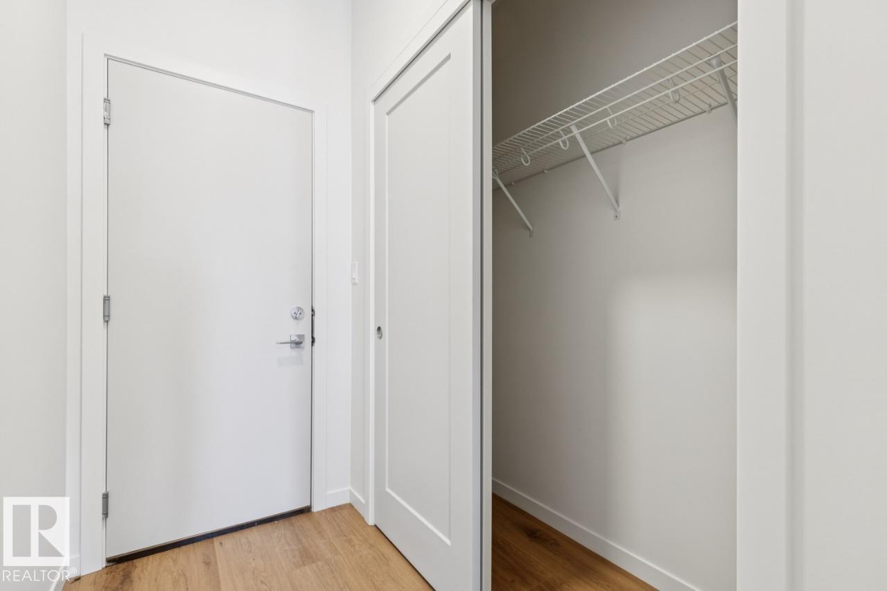 22522 83A AV NW