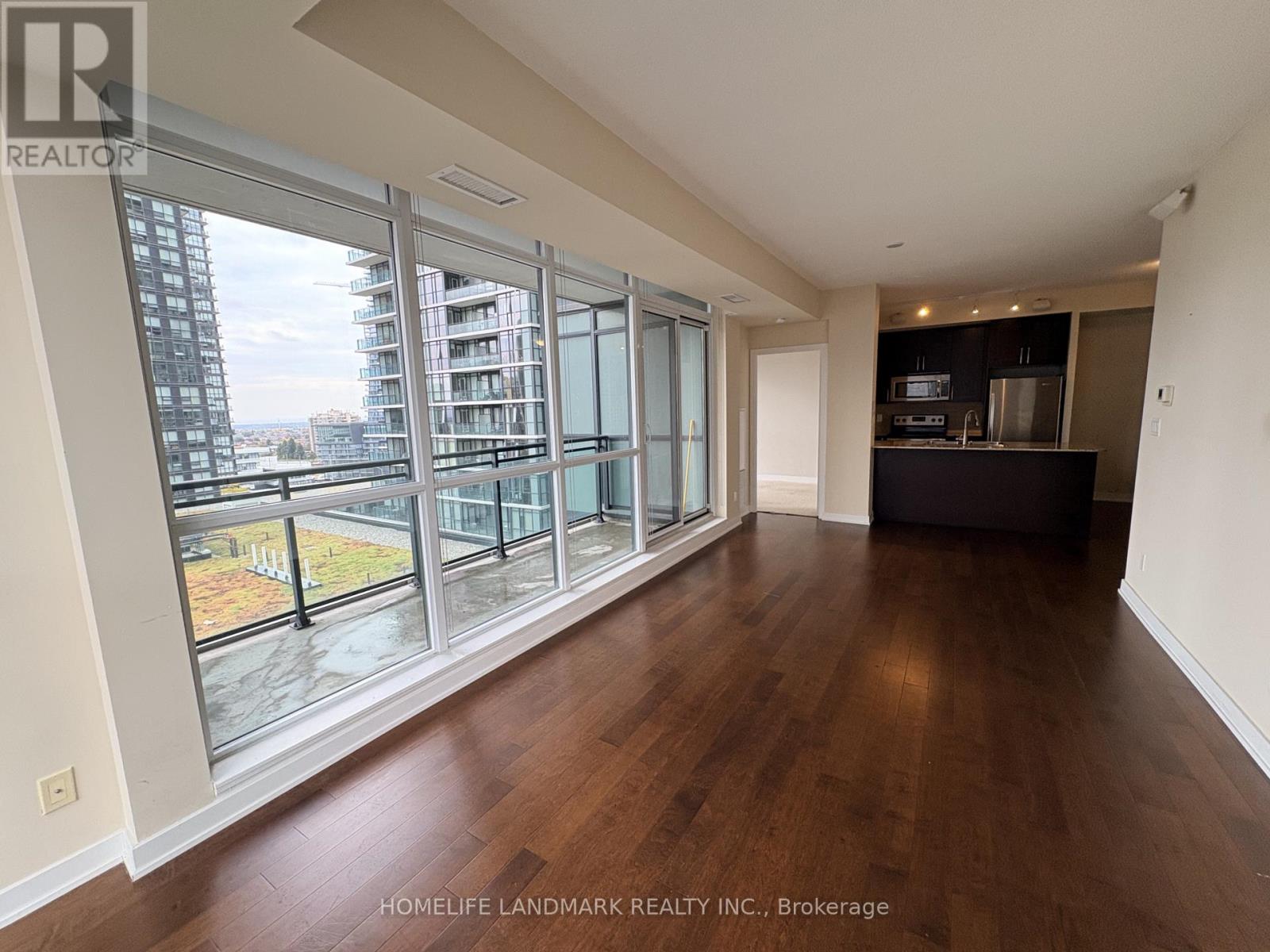 1002 - 4070 Confederation Parkway, Mississauga, Ontario  L5B 0E9 - Photo 3 - W13850650