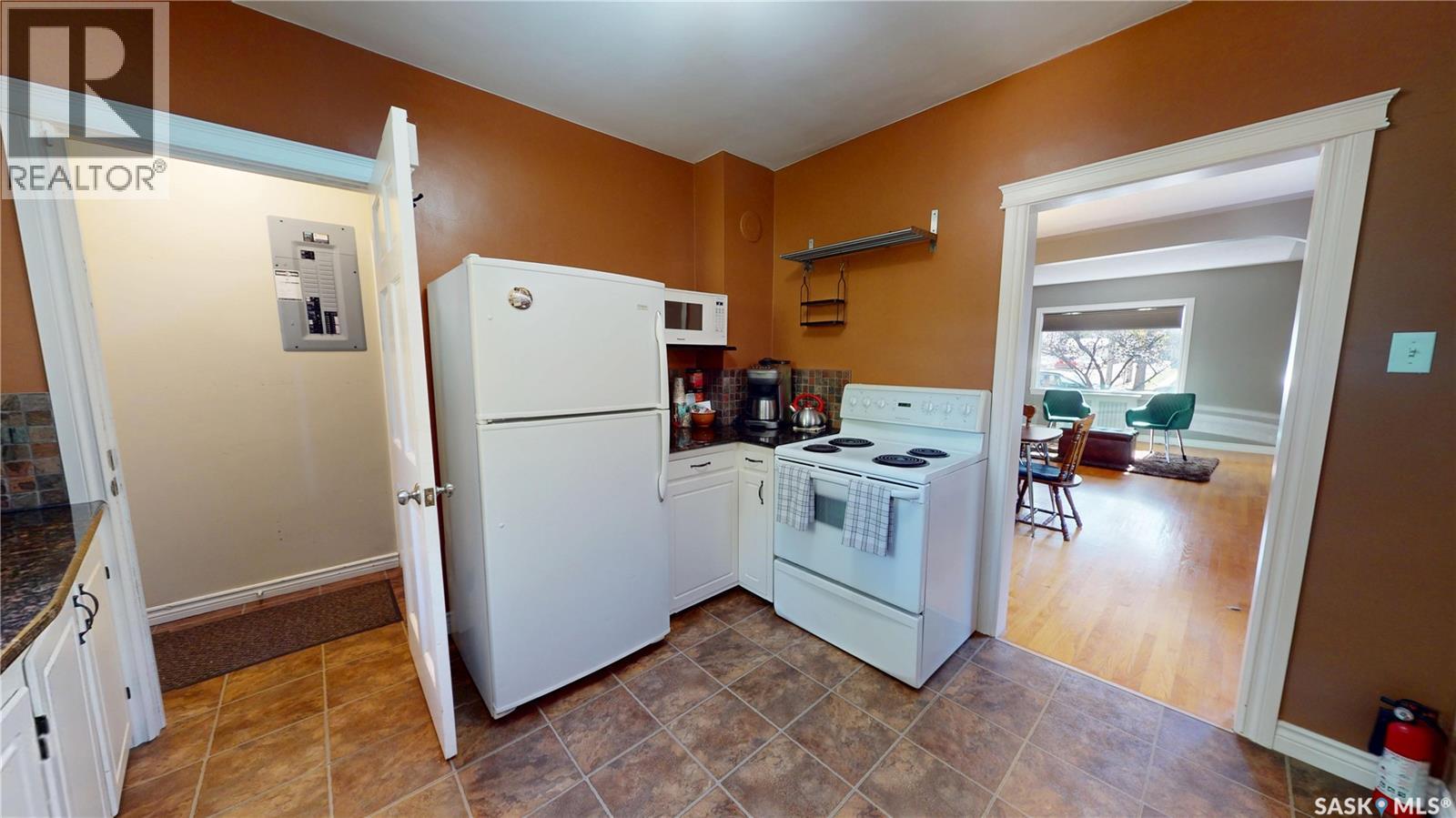 723 9th Street E, Saskatoon, Saskatchewan  S7H 0M6 - Photo 5 - SK050009