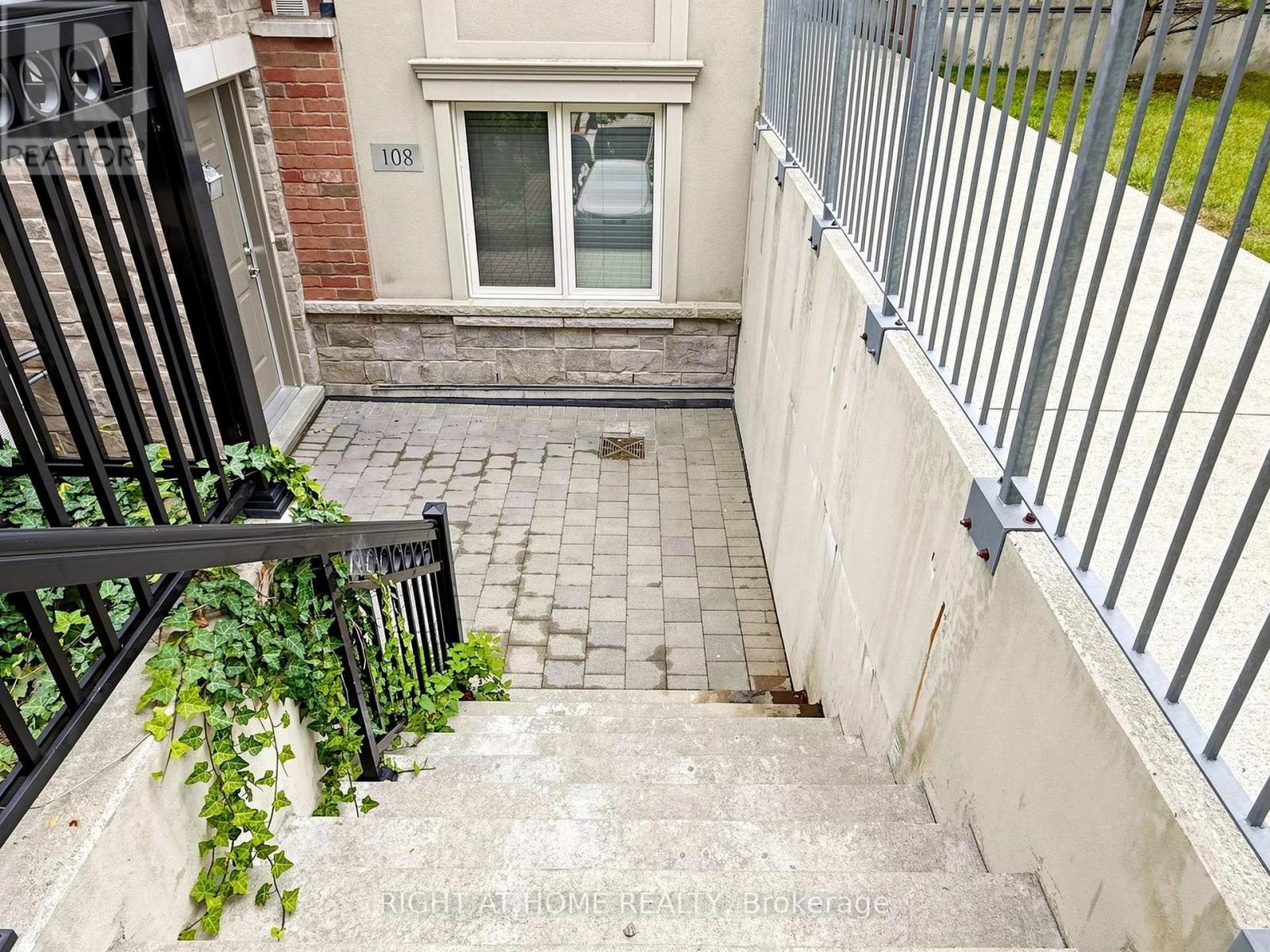 108 - 17 Coneflower Crescent, Toronto, Ontario  M2R 0A5 - Photo 4 - C13852632