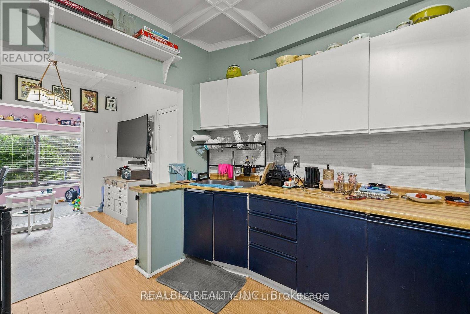 159 Parkmount Road, Toronto, Ontario  M4J 4V3 - Photo 8 - E13852620