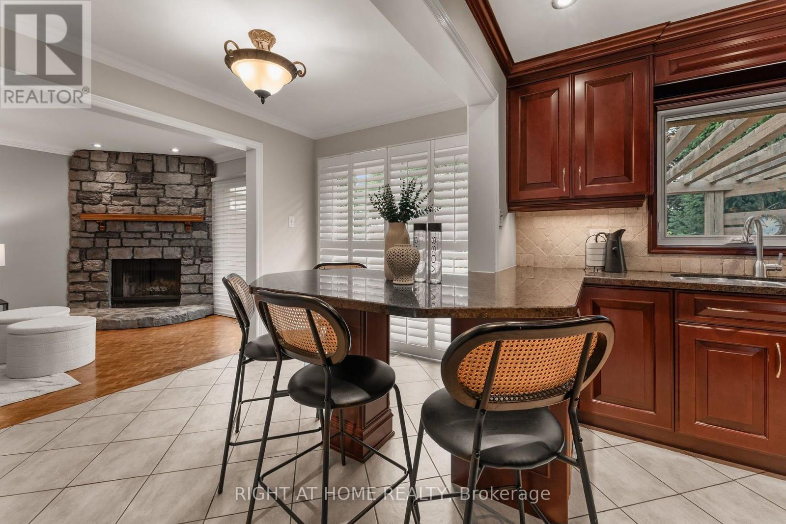 5382 Huntingfield Drive, Mississauga, Ontario  L5R 2E8 - Photo 14 - W13852616