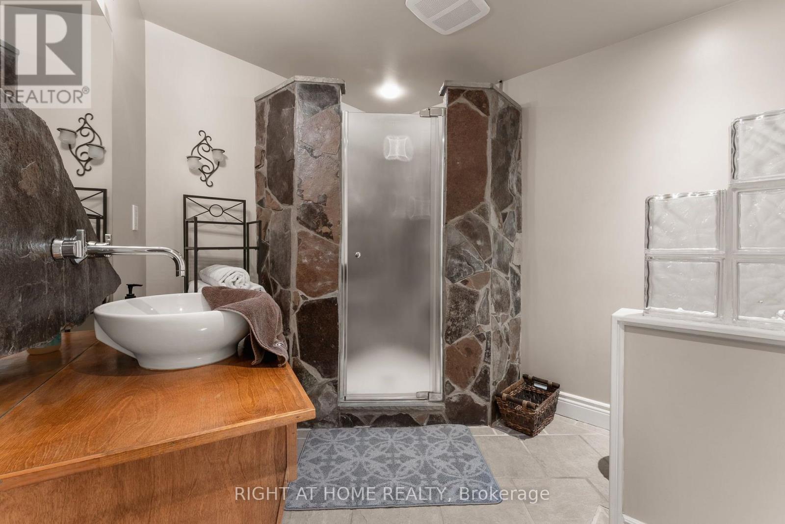 5382 Huntingfield Drive, Mississauga, Ontario  L5R 2E8 - Photo 31 - W13852616