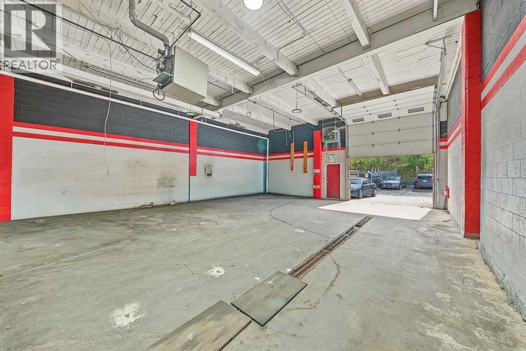 933A 48 Avenue SE