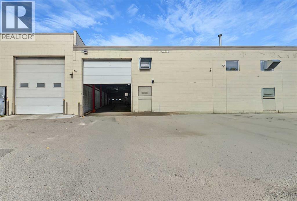 933A 48 Avenue SE