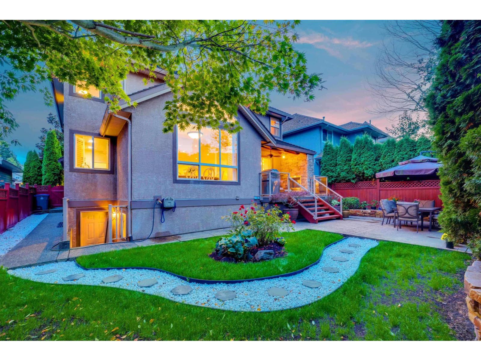 15527 37a Avenue, Surrey, British Columbia  V3Z 0H6 - Photo 8 - R3171504