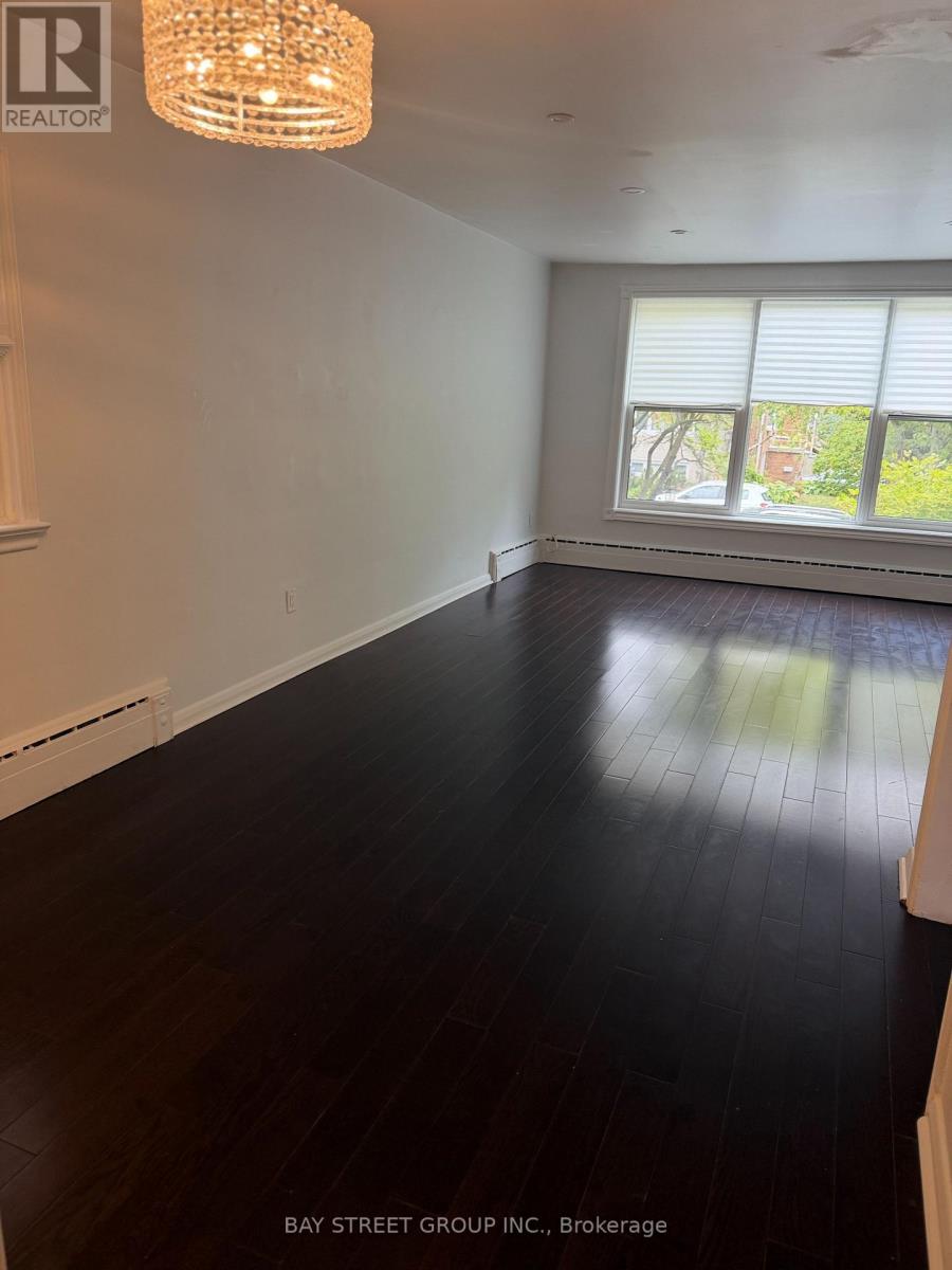 Main Floor - 2 Rowley Avenue, Toronto, Ontario  M4P 2S8 - Photo 6 - C13852672