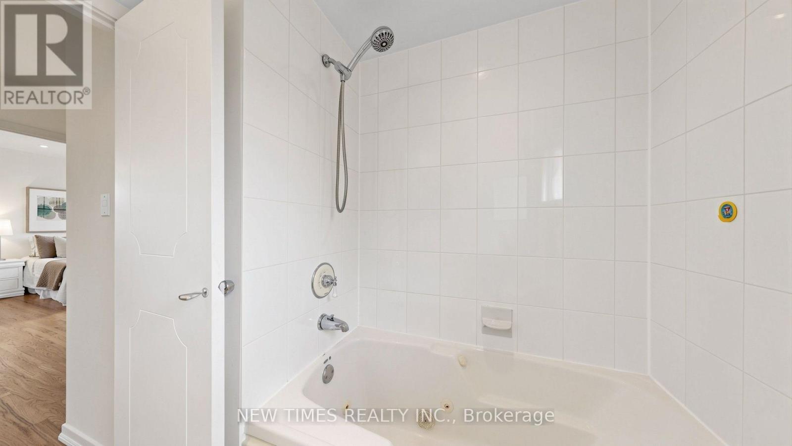 4 Ashstead Place, Toronto, Ontario  M2J 3K1 - Photo 33 - C13852710