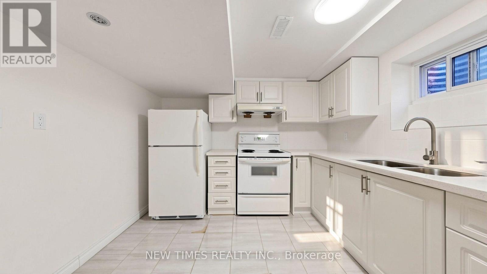 4 Ashstead Place, Toronto, Ontario  M2J 3K1 - Photo 37 - C13852710