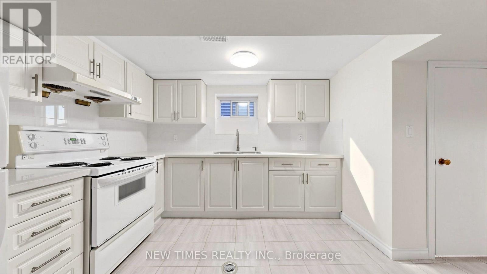 4 Ashstead Place, Toronto, Ontario  M2J 3K1 - Photo 38 - C13852710