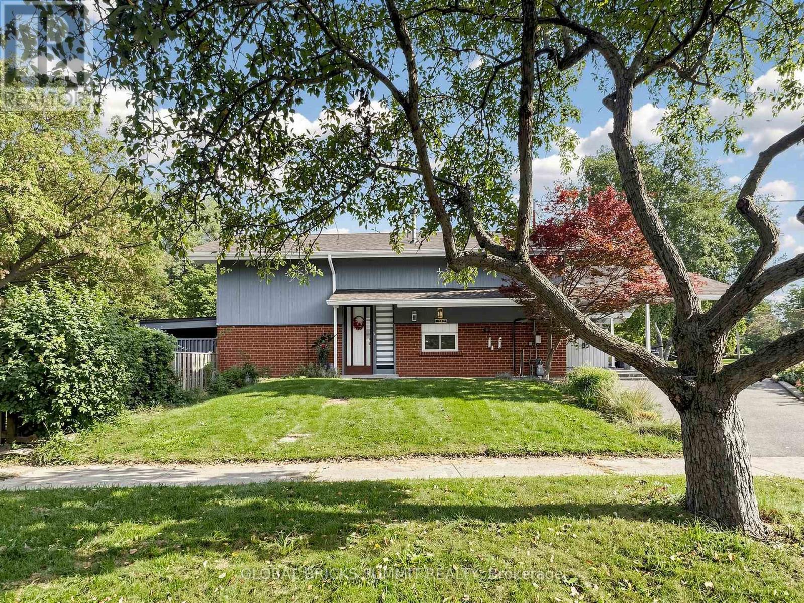 17 AMBOY ROAD, Toronto, Ontario