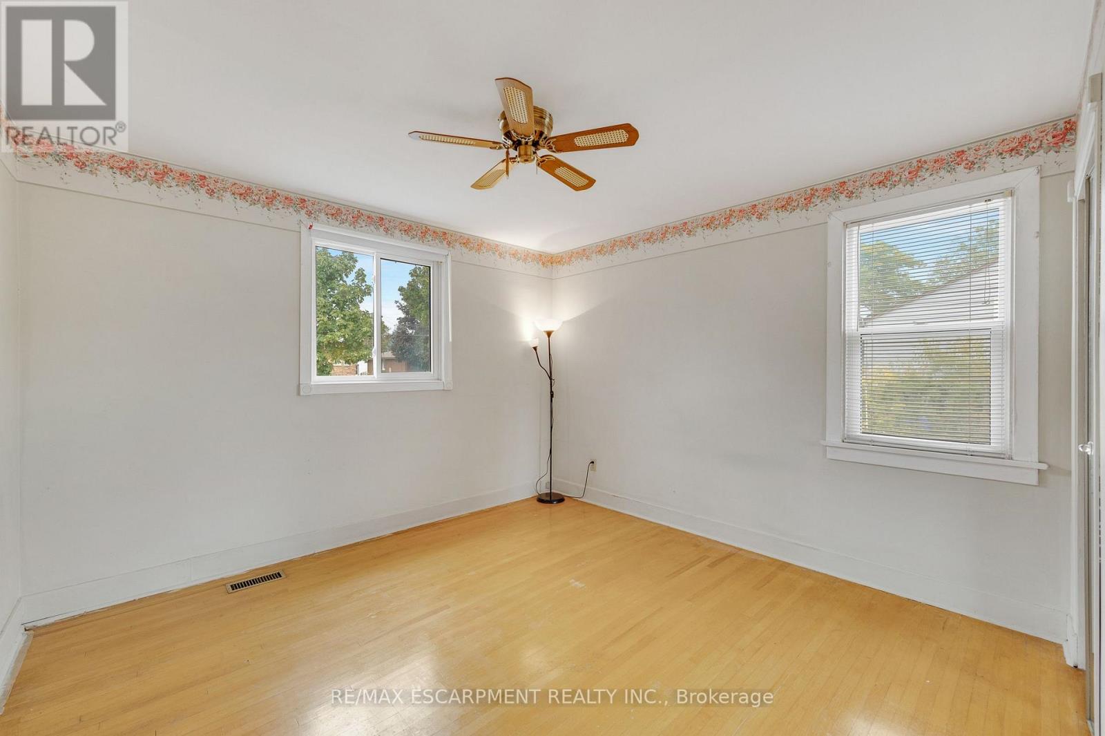 1388/1390 Leighland Road, Burlington, Ontario  L7R 3S8 - Photo 7 - W13852660