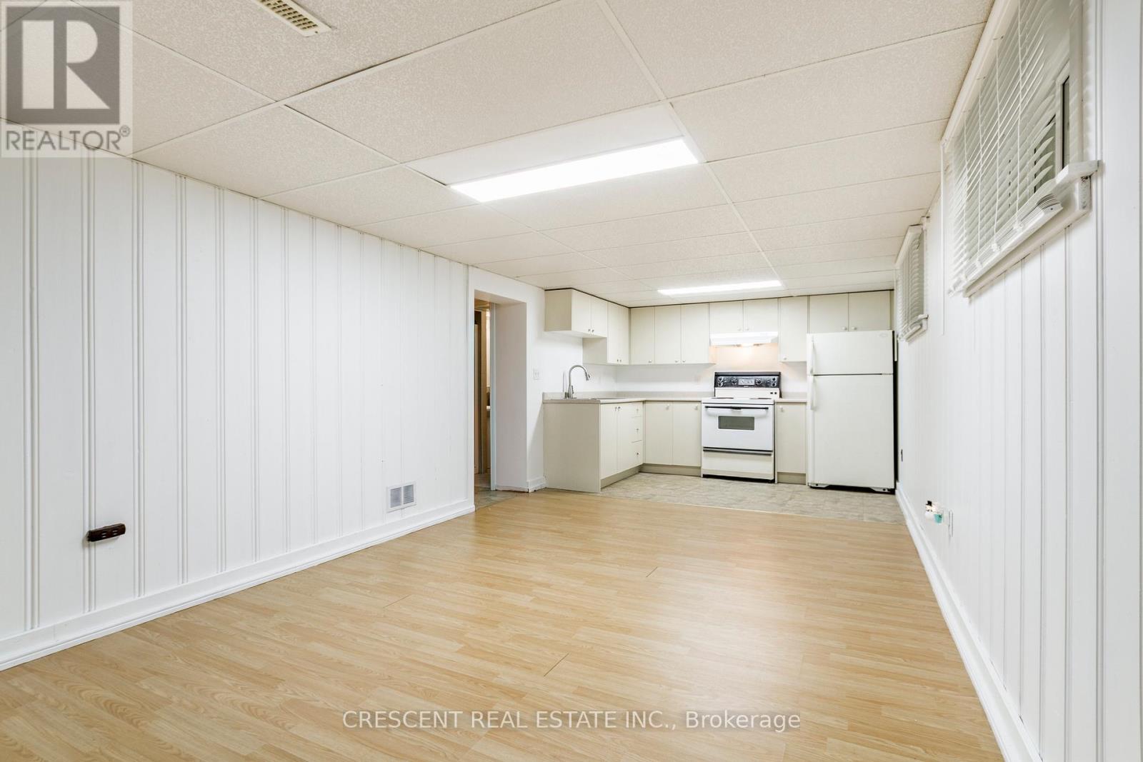 LOWER - 14 CLAYMORE DRIVE, Toronto, Ontario