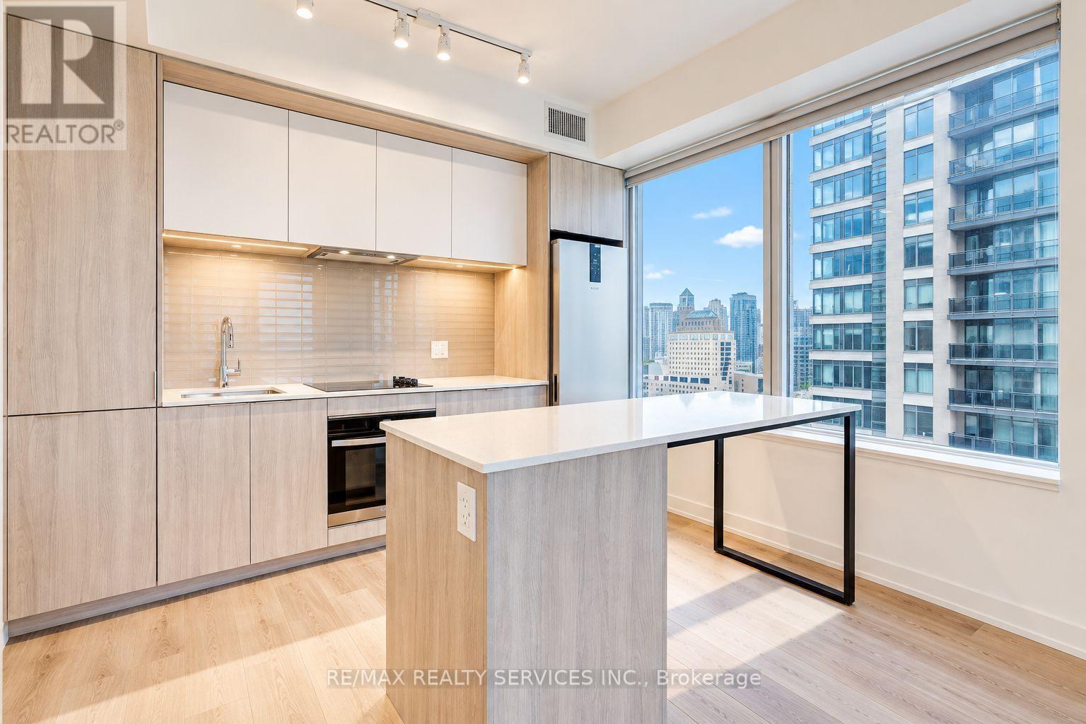 2408 - 395 Square One Drive, Mississauga, Ontario  L5B 0P6 - Photo 2 - W13852668