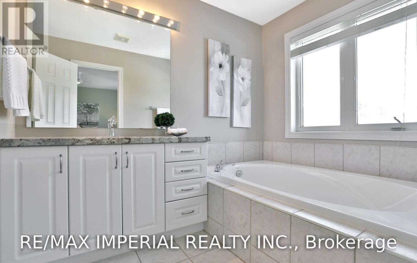 1233 Agram Drive, Oakville, Ontario  L6H 7P1 - Photo 9 - W13852686