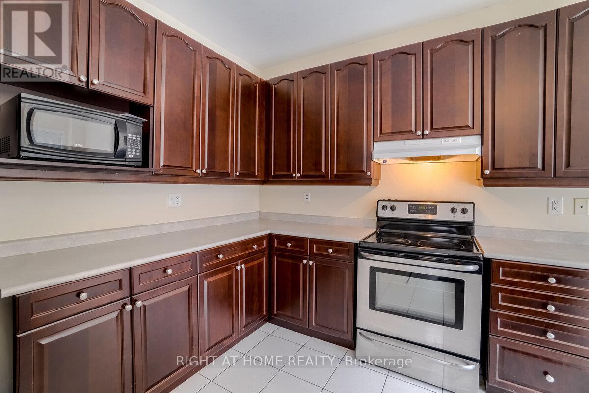 4644 Doug Wright Drive, Burlington, Ontario  L7M 0L2 - Photo 11 - W13852716