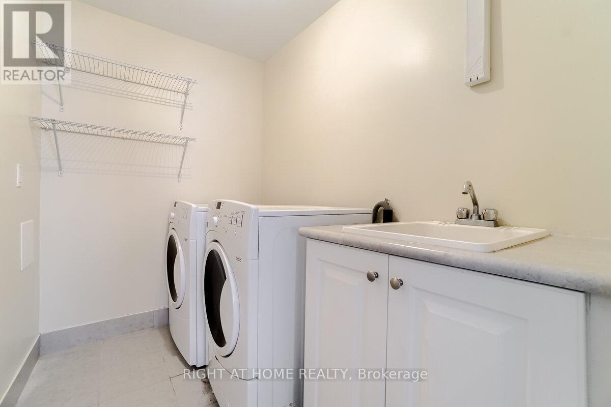4644 Doug Wright Drive, Burlington, Ontario  L7M 0L2 - Photo 30 - W13852716