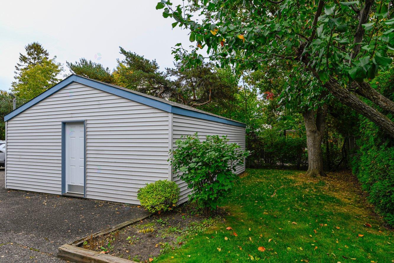 245 Rue St-Jean-Baptiste|#207 Beloeil Quebec Canada J3G2V7 5
