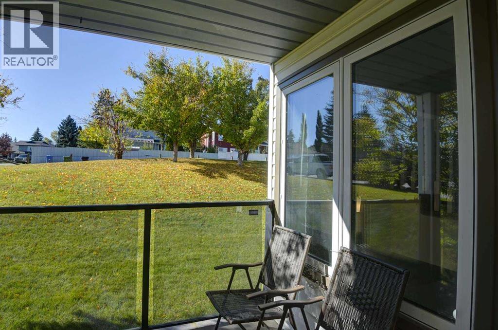 96 Coachway Gardens SW, Calgary, Alberta  T3H 2V9 - Photo 18 - A2349364