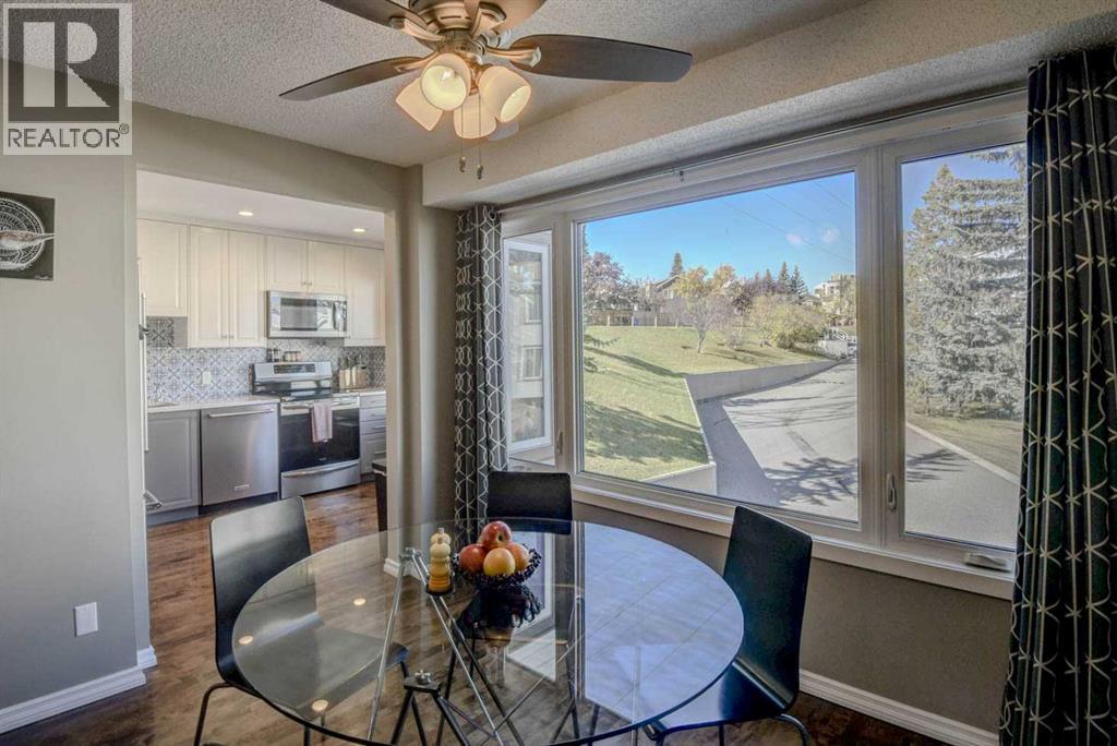 96 Coachway Gardens SW, Calgary, Alberta  T3H 2V9 - Photo 4 - A2349364