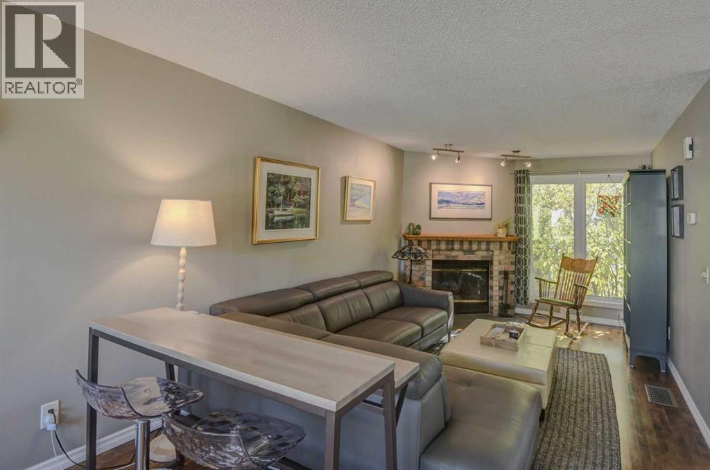 96 Coachway Gardens SW, Calgary, Alberta  T3H 2V9 - Photo 6 - A2349364