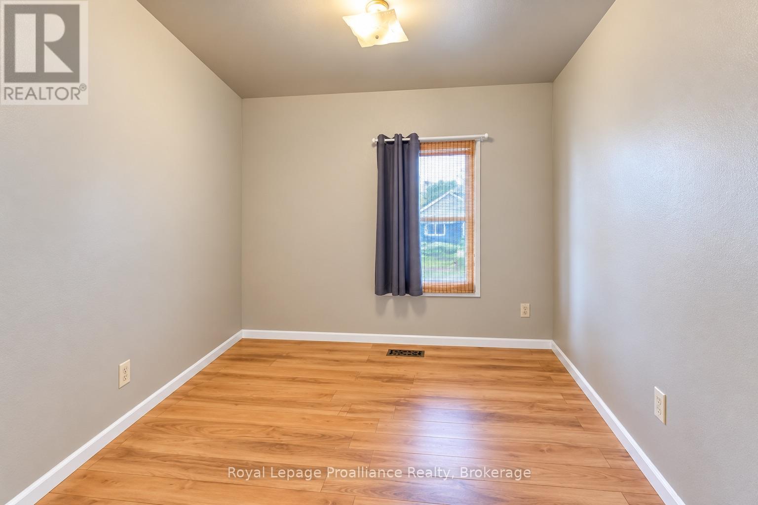 252 Sidney Street, Quinte West, Ontario  K8V 2T4 - Photo 15 - X13672530