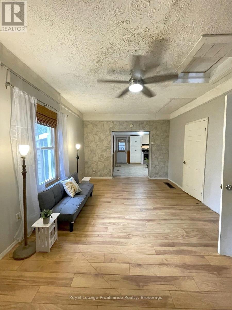 252 Sidney Street, Quinte West, Ontario  K8V 2T4 - Photo 14 - X13672530