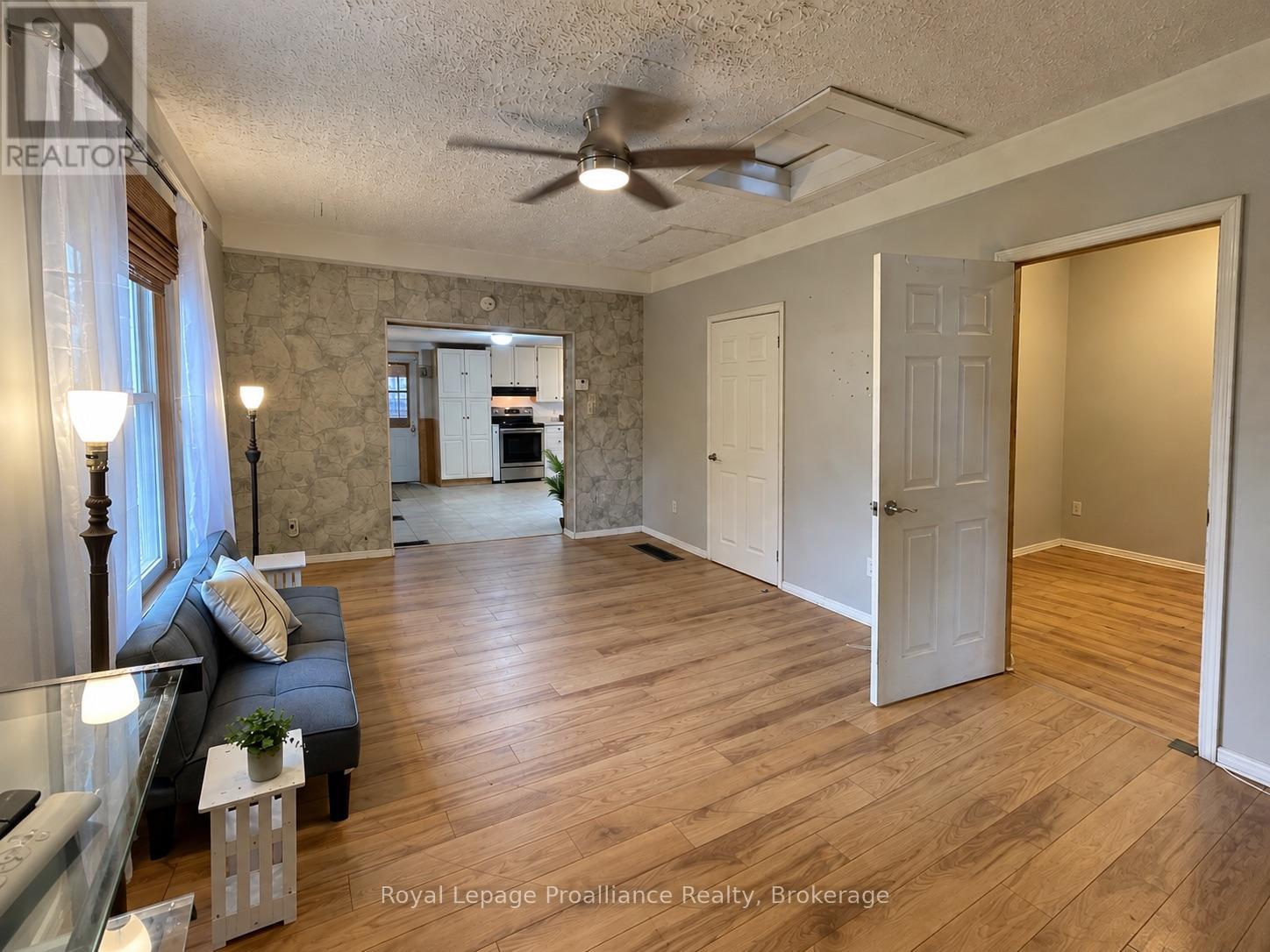 252 Sidney Street, Quinte West, Ontario  K8V 2T4 - Photo 16 - X13672530