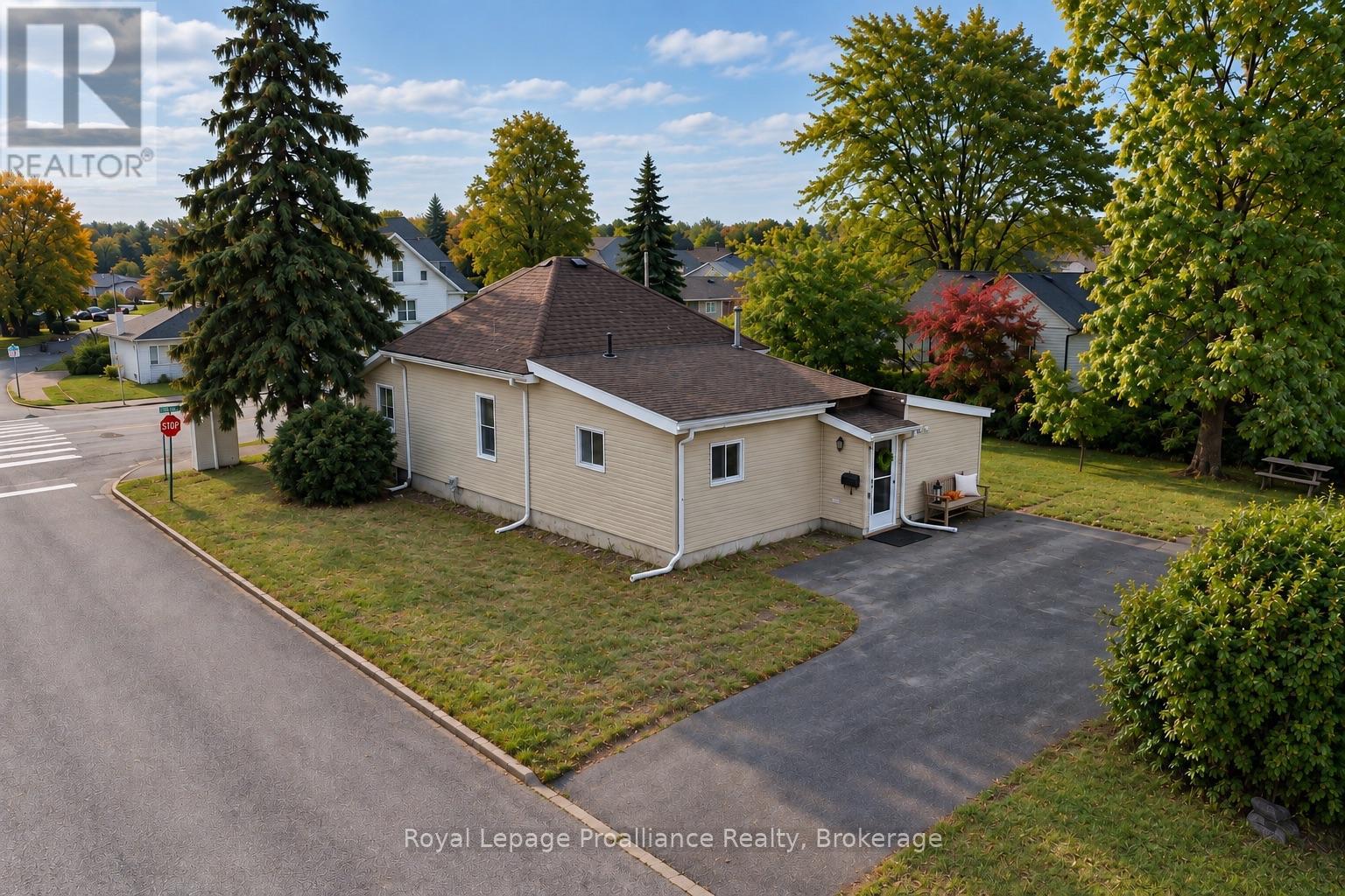 252 Sidney Street, Quinte West, Ontario  K8V 2T4 - Photo 27 - X13672530