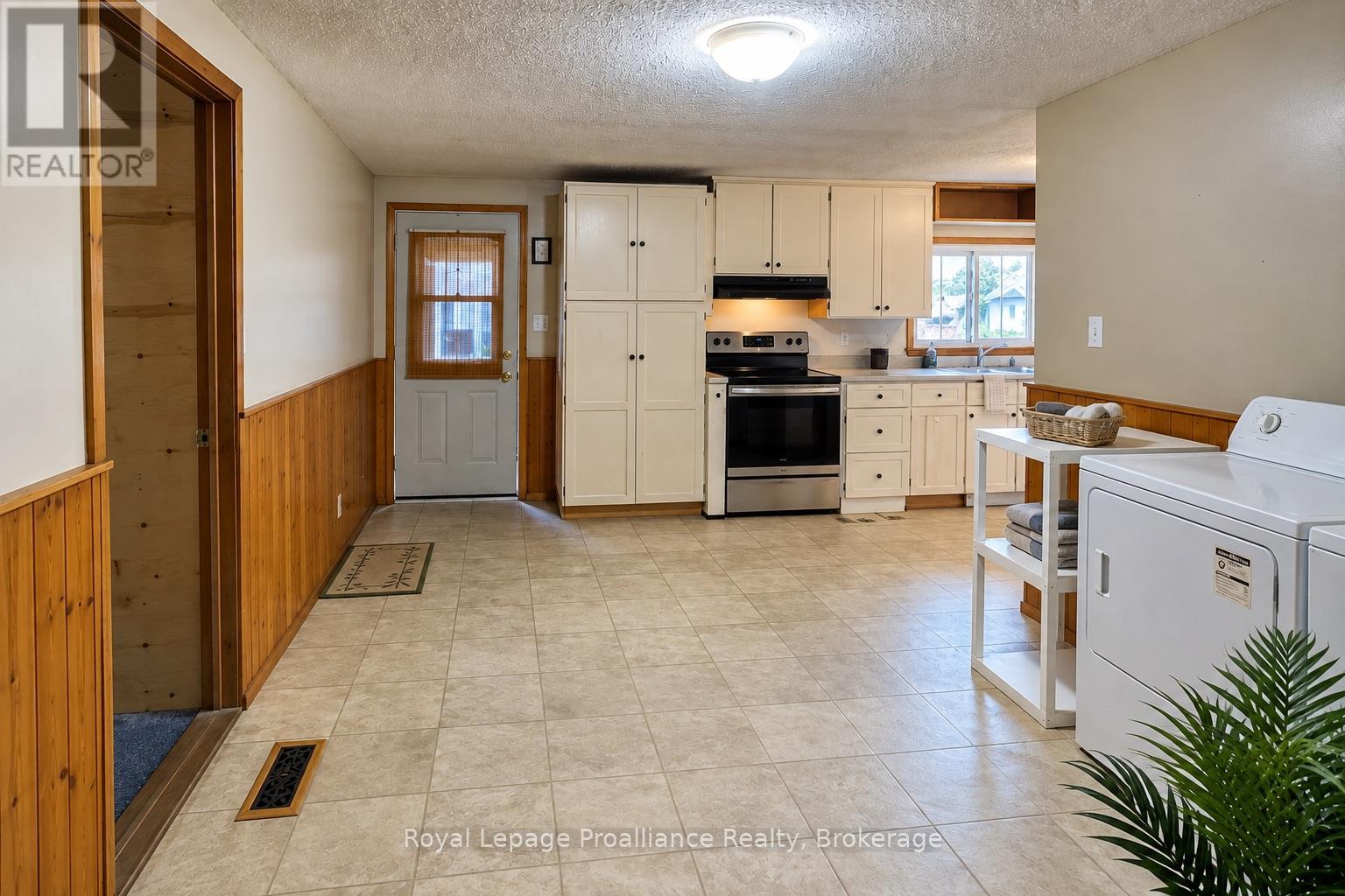 252 Sidney Street, Quinte West, Ontario  K8V 2T4 - Photo 7 - X13672530