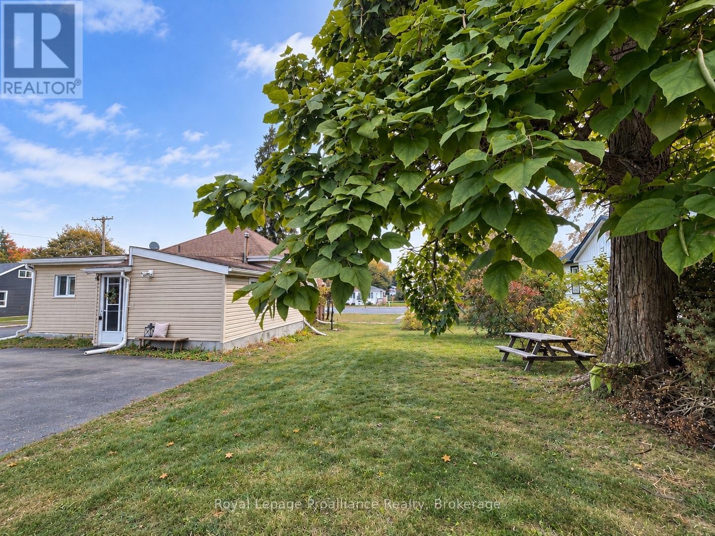 252 Sidney Street, Quinte West, Ontario  K8V 2T4 - Photo 5 - X13672530