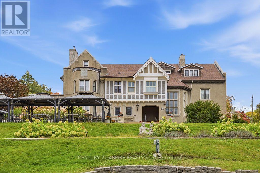 353 MACKAY STREET, Pembroke, Ontario