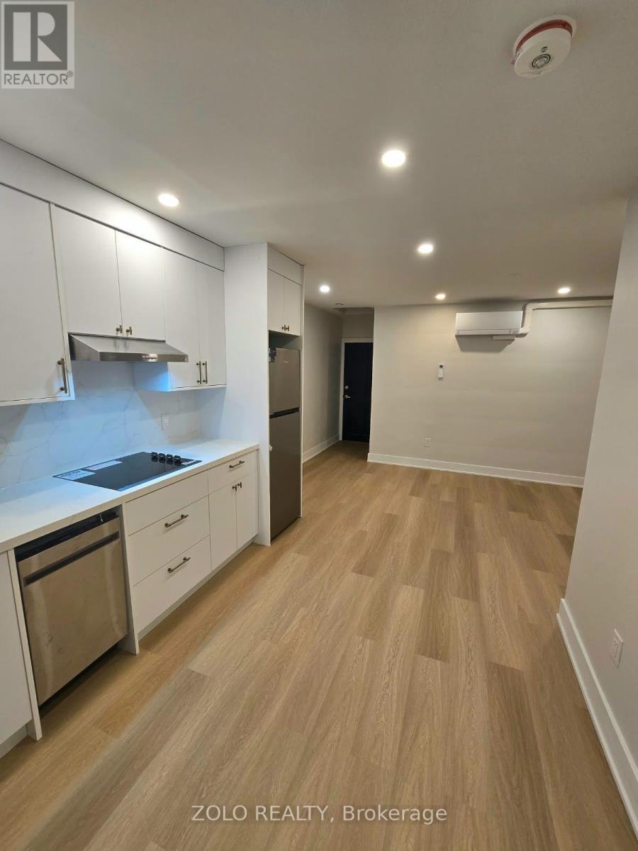 #2 - 3525 Bathurst Street N, Toronto, Ontario  M6A 2C7 - Photo 2 - C13837698