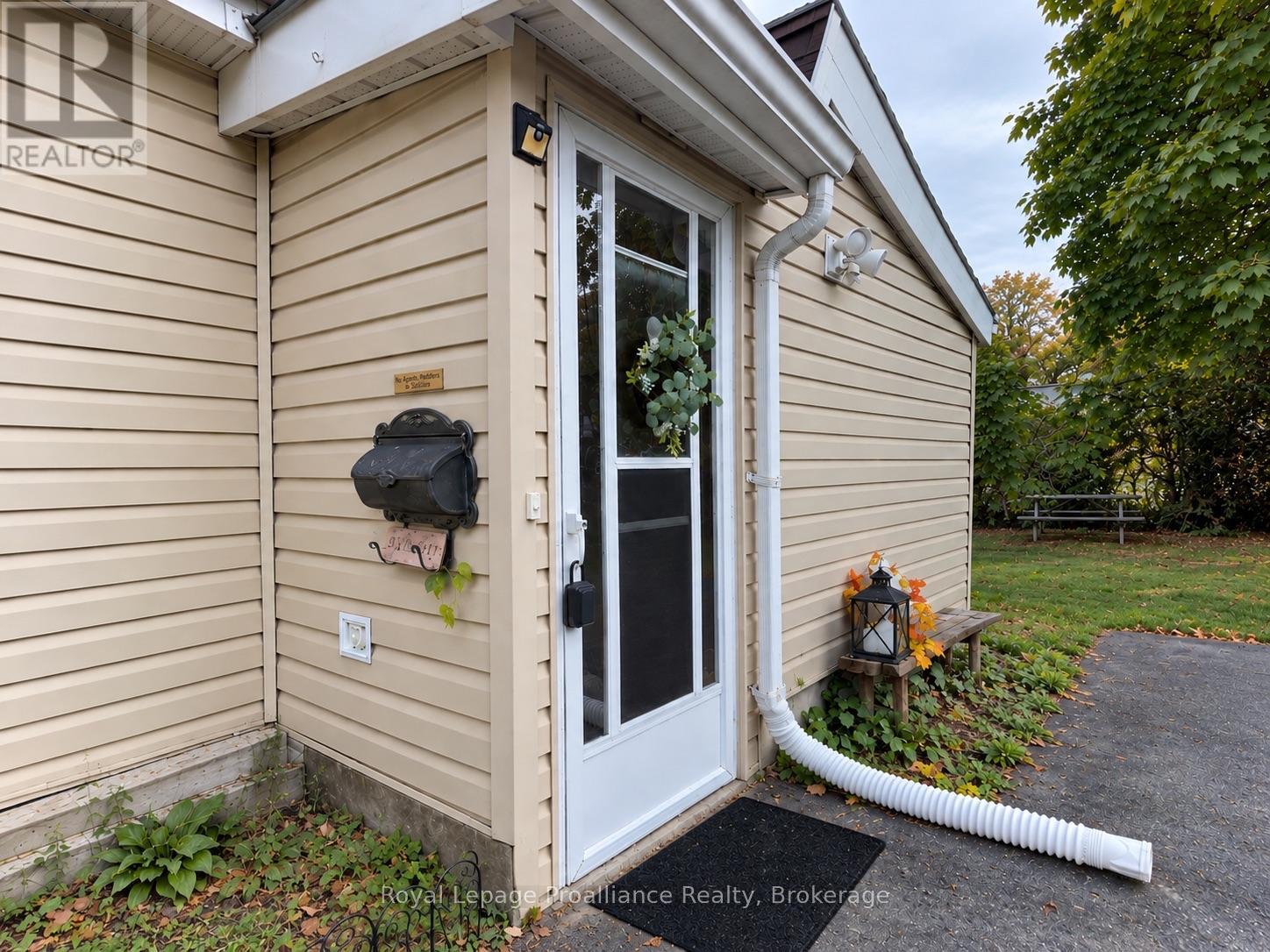 252 Sidney Street, Quinte West, Ontario  K8V 2T4 - Photo 6 - X13672530