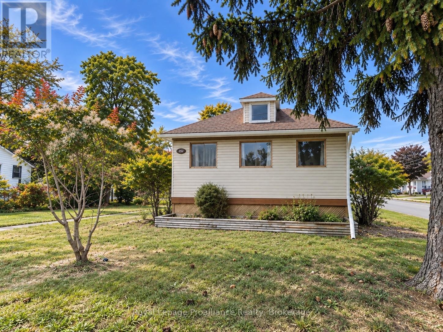 252 Sidney Street, Quinte West, Ontario  K8V 2T4 - Photo 32 - X13672530