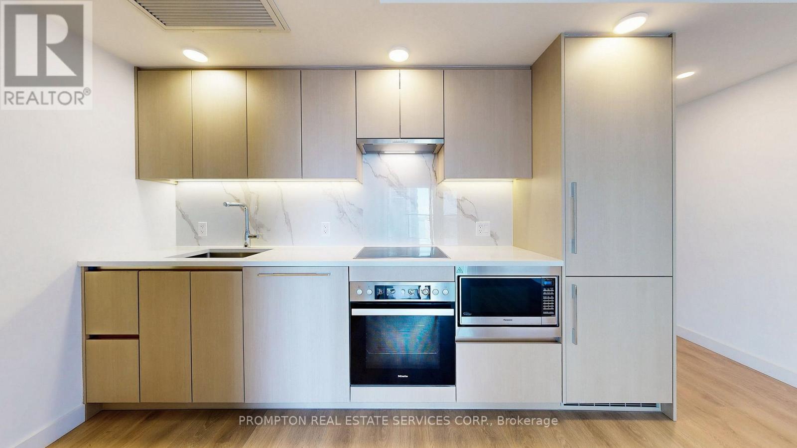 2207 - 1 Concord Cityplace Way, Toronto, Ontario  M5V 0X3 - Photo 20 - C13852794