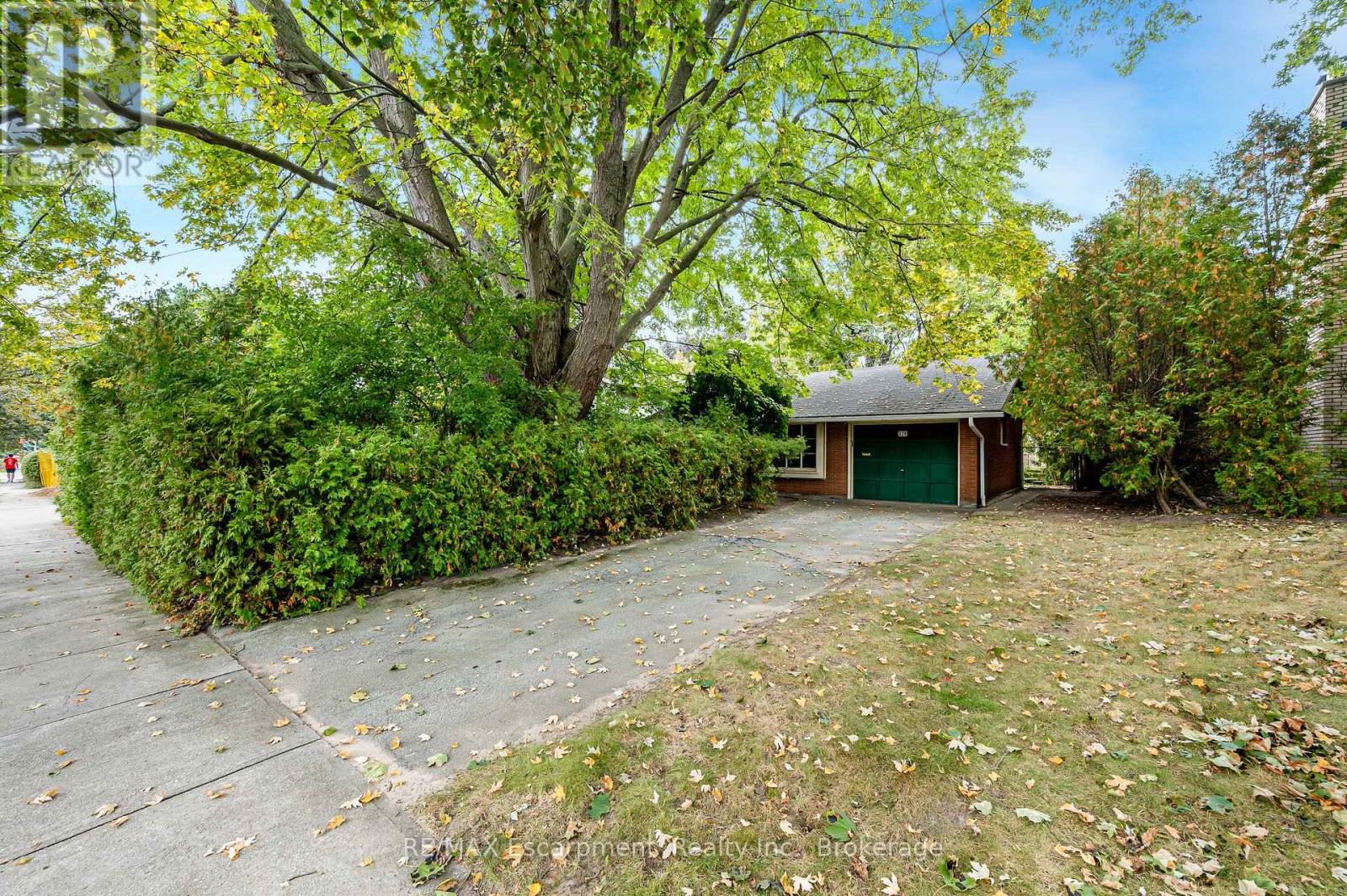 326 Walkers Line, Burlington, Ontario  L7N 2C7 - Photo 2 - W13852776