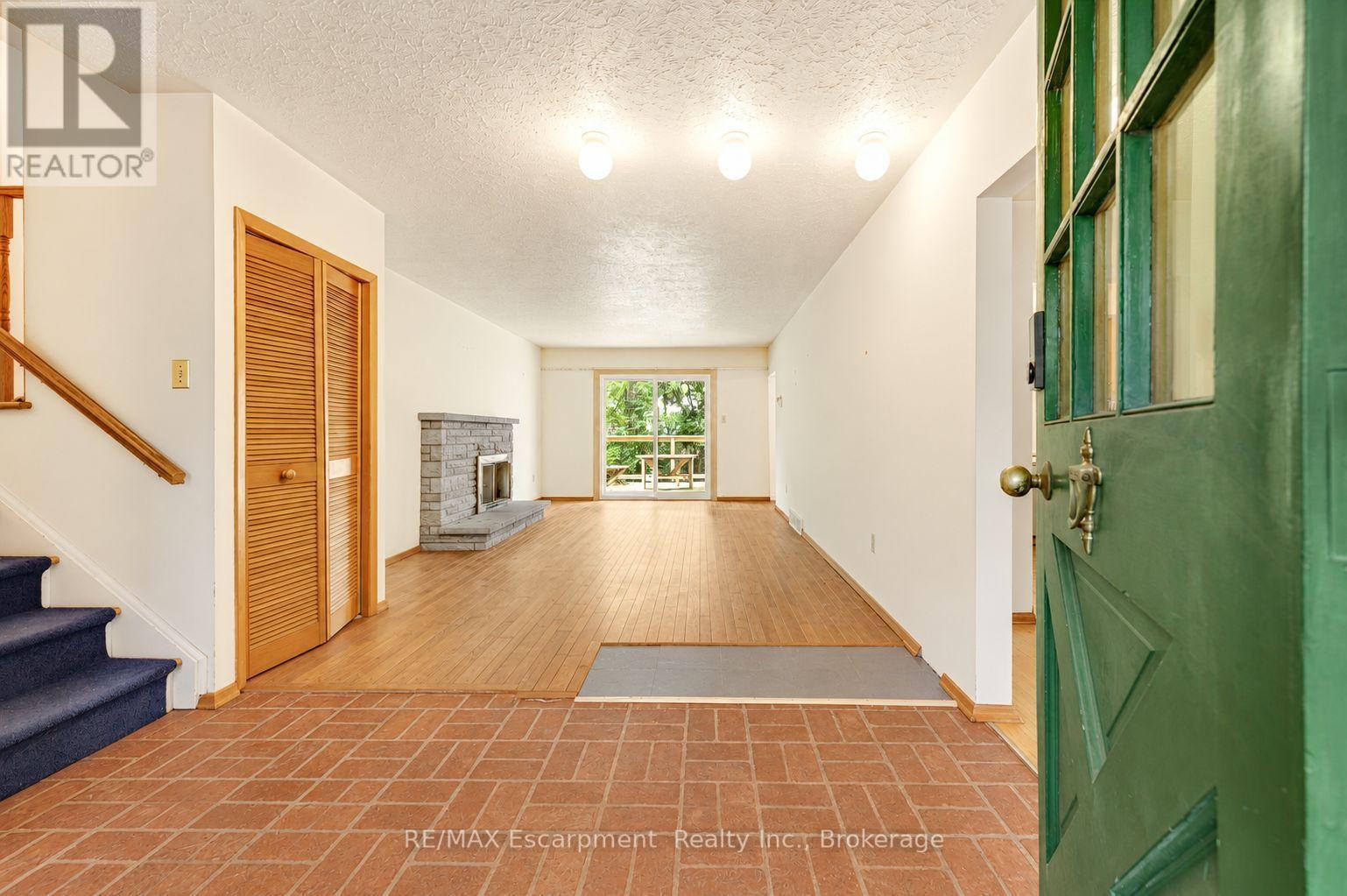 326 Walkers Line, Burlington, Ontario  L7N 2C7 - Photo 4 - W13852776