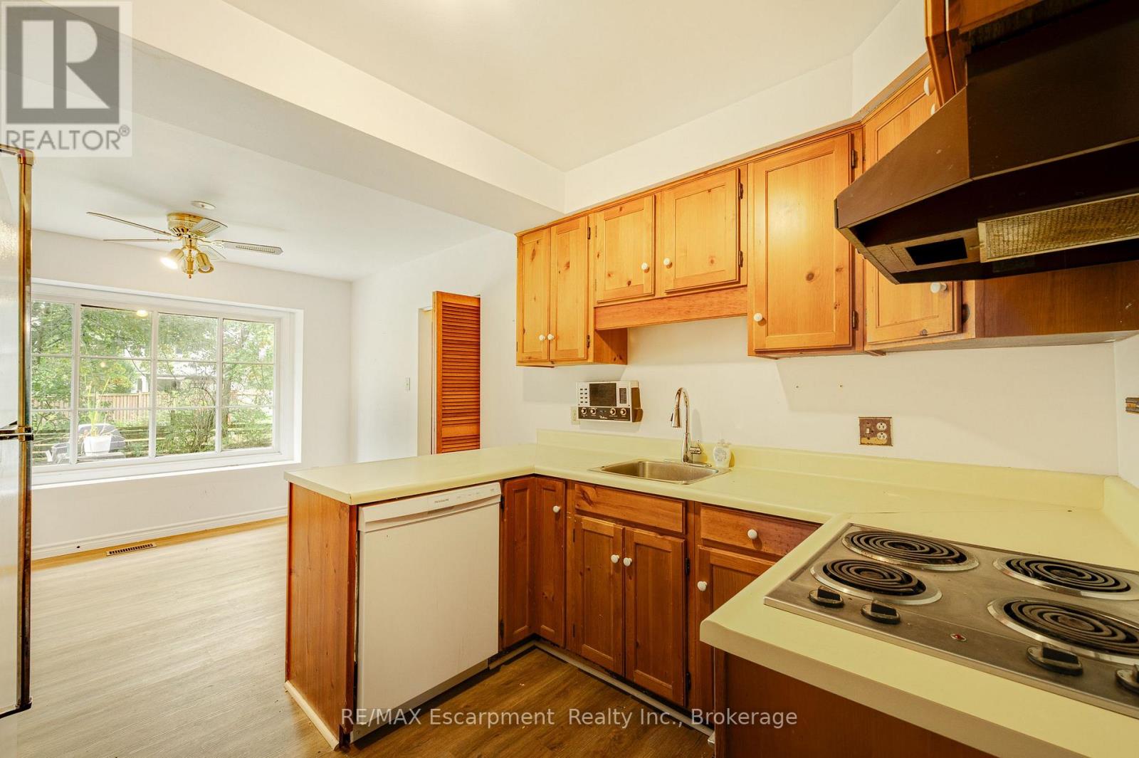 326 Walkers Line, Burlington, Ontario  L7N 2C7 - Photo 5 - W13852776