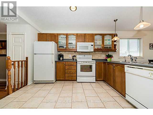 11 Violet Street, Barrie, Ontario  L4N 9N1 - Photo 4 - S13852780