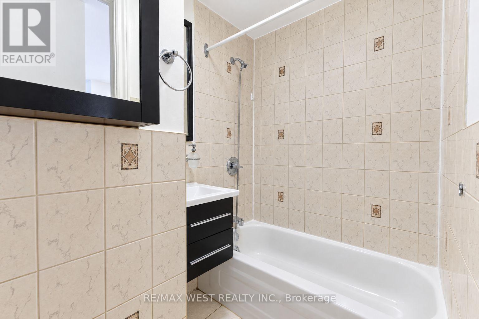 Main - 203 Islington Avenue, Toronto, Ontario  M8V 3B8 - Photo 20 - W13852770