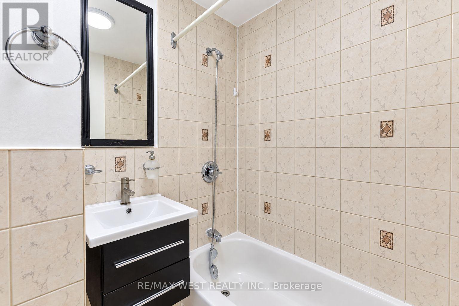 Main - 203 Islington Avenue, Toronto, Ontario  M8V 3B8 - Photo 22 - W13852770