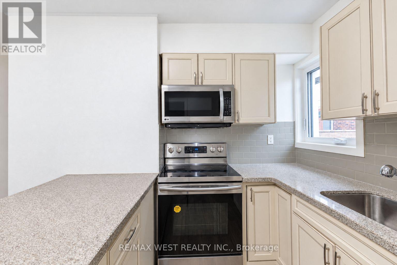 Main - 203 Islington Avenue, Toronto, Ontario  M8V 3B8 - Photo 6 - W13852770