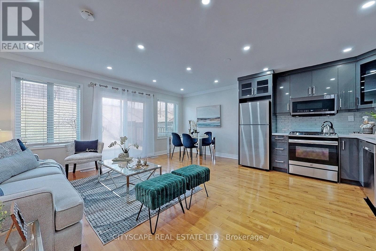 343 Wildgrass Road, Mississauga, Ontario  L5B 4H1 - Photo 2 - W13852788
