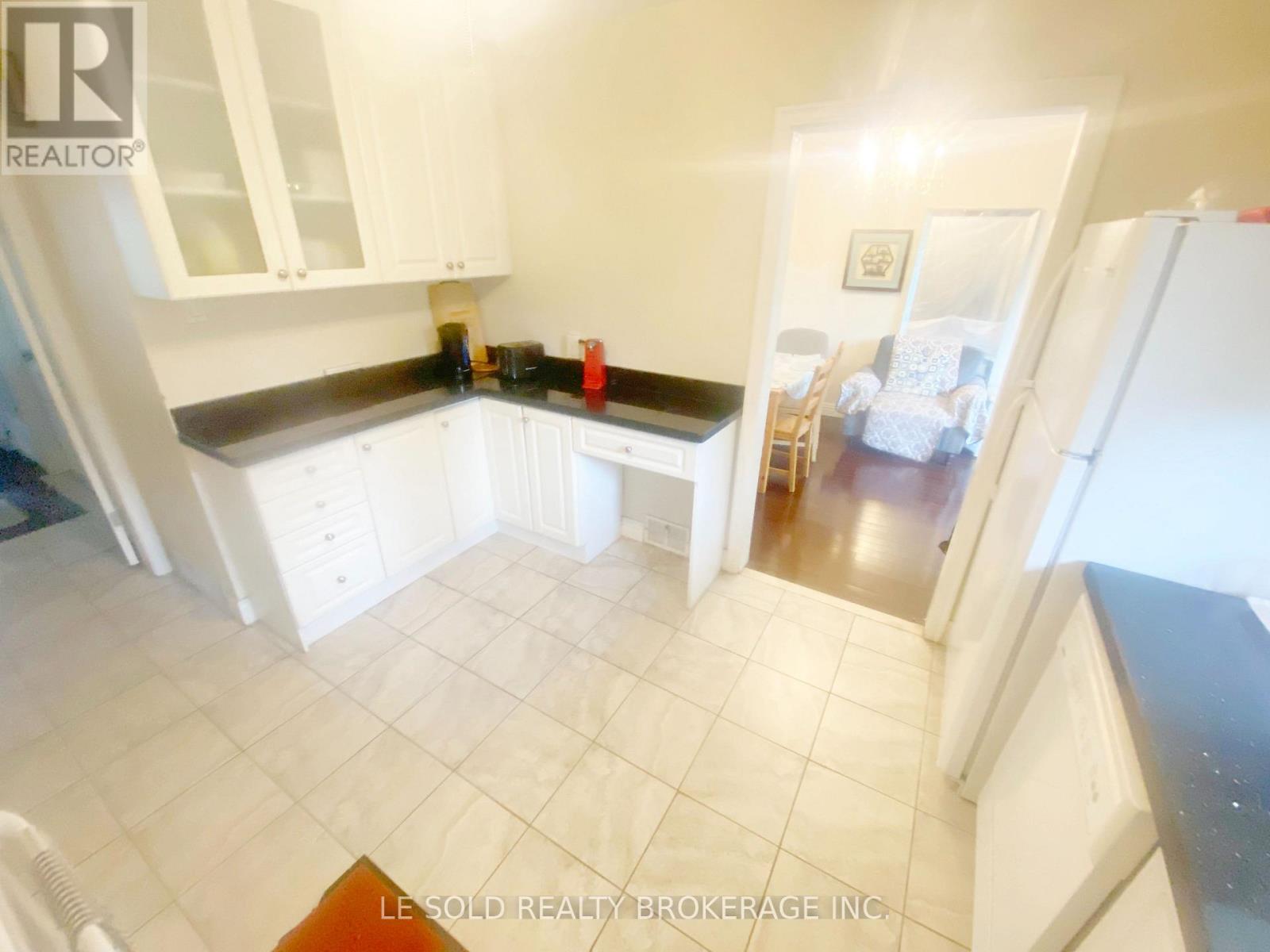 2nd Floor Room - 21 Revcoe Drive, Toronto, Ontario  M2M 2B9 - Photo 5 - C13844236