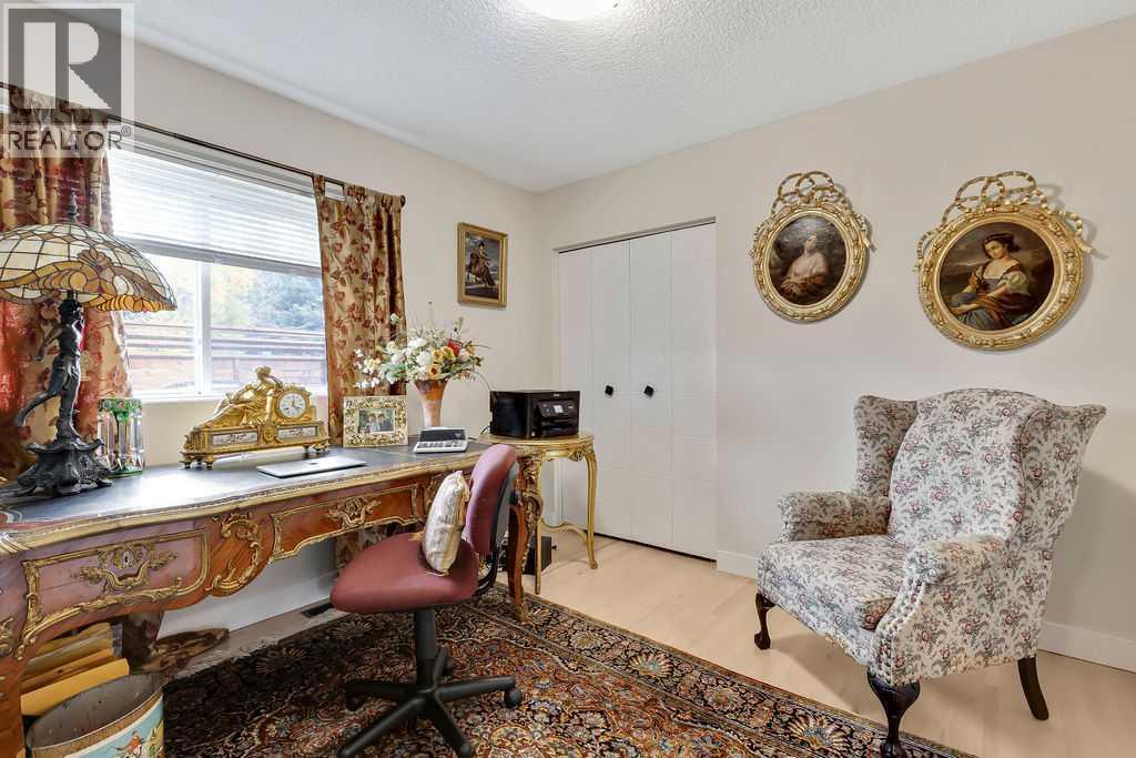 10411 Maplecreek Drive SE, Calgary, Alberta  T2J 1T9 - Photo 11 - A2348516