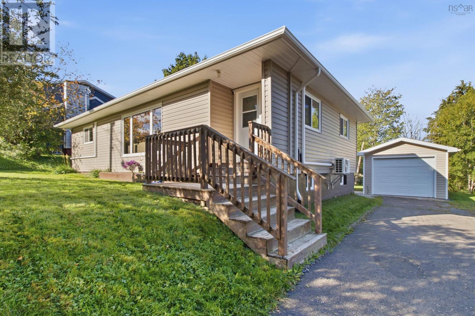 122 Campbell Avenue, Windsor, Nova Scotia  B0N 2T0 - Photo 2 - 202624864