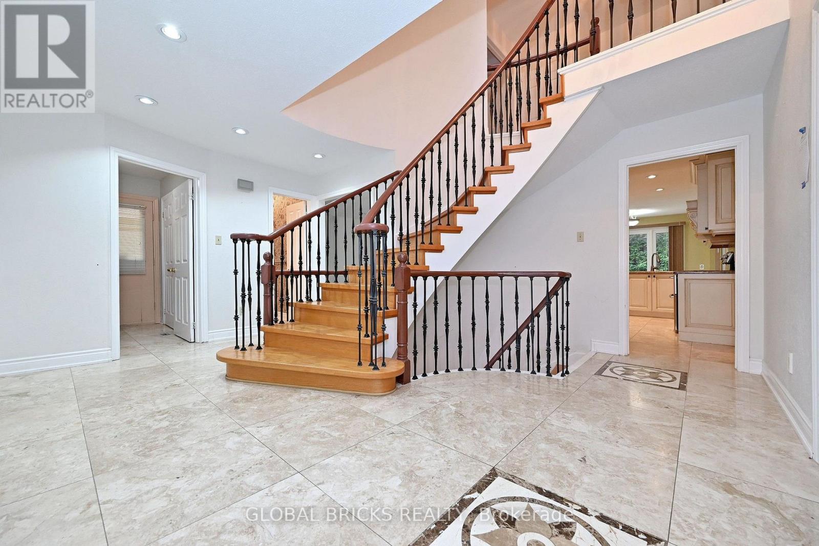 8 Elmsley Drive, Richmond Hill (Observatory), Ontario  L4C 8N1 - Photo 22 - N13845102