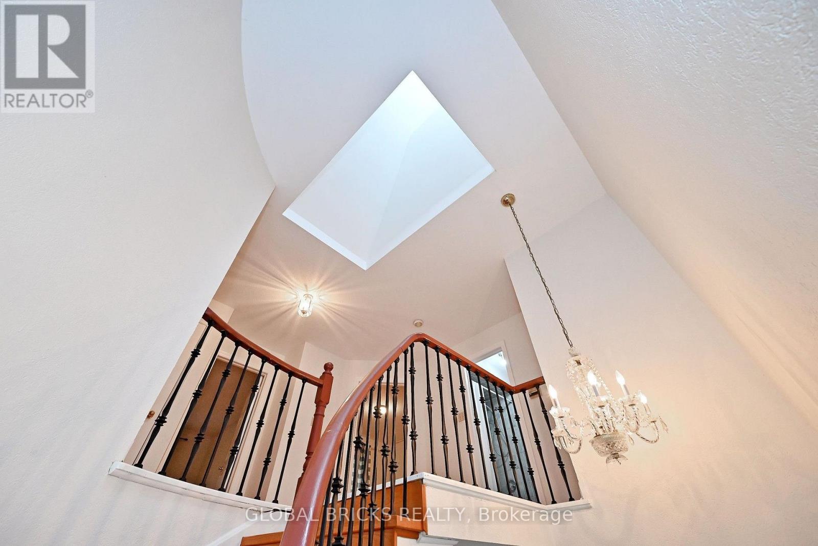 8 Elmsley Drive, Richmond Hill (Observatory), Ontario  L4C 8N1 - Photo 23 - N13845102