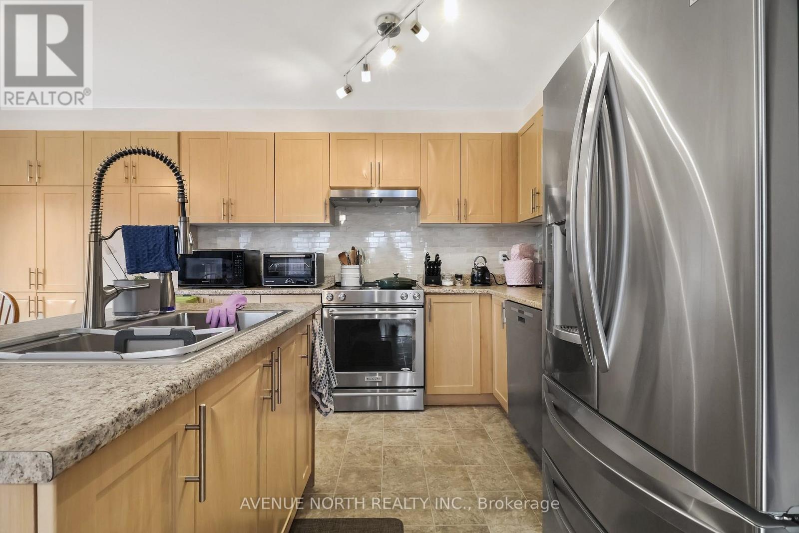 400 Meadowhawk Crescent, Ottawa, Ontario  K2J 5W7 - Photo 12 - X13852804